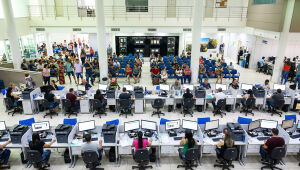 Os vereadores também cobraram reforço no atendimento da Central do Cidadão, onde longas filas têm se formado desde o início do ano.