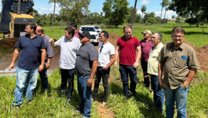 Área de 25 hectares onde está prevista a construção de moradias populares e equipamentos públicos foi visitada pelo prefeito e integrantes do Legislativo e Executivo Municipal