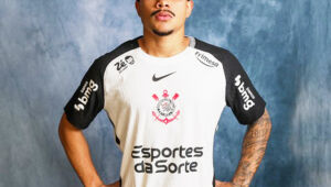 Kaio César já está regularizado e pode estrear pelo Corinthians.