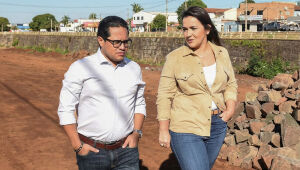 Prefeita Adriane Lopes e o presidente da Câmara, vereador Papy. Executivo diz que proposta da Câmara interferia em critério técnico, gerava renúncia de receita e violava lei federal