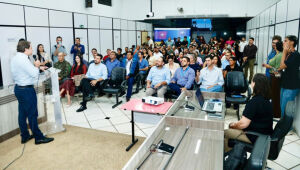 Sessão na Câmara Municipal de Nioaque durante o lançamento do Plano de Desenvolvimento Municipal.