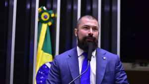Justiça do DF manda o Instagram remover vídeo de Paulo Bilynskyj que liga PT e Lula ao narcotráfico e abre disputa judicial de 30 mil reais.