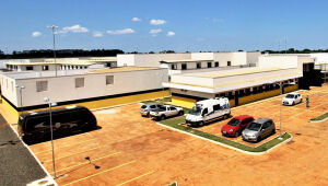 Policiais penais flagraram três internos tentando retornar ao presídio da Gameleira com drogas escondidas no corpo.