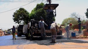 Prefeitura anuncia pacote de obras que levará asfalto e drenagem a 40 bairros de Campo Grande
