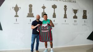 Mattheus Montenegro recebe Guilherme Arana no Fluminense