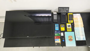 Delegacia de Santa Rita do Pardo, onde as suspeitas foram levadas após serem presas por dopar idosos e aplicar golpes com PIX.