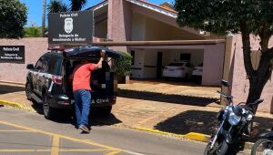 Quatro homens foram presos em Três Lagoas por violência doméstica, incluindo ameaça de morte, tentativa de feminicídio e descumprimento de medidas protetivas