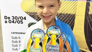 Aos 7 anos, Vitor Gabriel Vilela, bicampeão brasileiro sub-8 e vice-campeão pan-americano, fará simultânea de xadrez contra 15 jovens no Comper Itanhangá, em Campo Grande