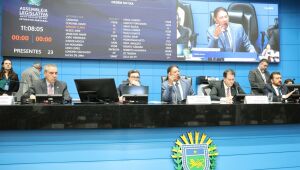 Parlamentares analisam e votam projetos da Ordem do Dia na primeira sessão ordinária do ano  