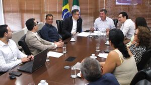 Governador Eduardo Riedel e equipe da CGE durante apresentação dos projetos e metas do programa Contrato de Gestão para 2026, em Mato Grosso do Sul.