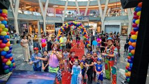 Carnavalzinho do Bosque oferece programação gratuita com desfile, oficinas, bailinho infantil e Carna Pet até terça em Campo Grande.