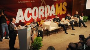 Mansour Karmouche, presidente da OAB/MS, discursa no evento