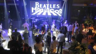 Os ritimos da banda Beatles Miníacos animaram a noite