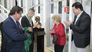 Busto de bronze de Ulysses Serra eterniza fundador da ASL