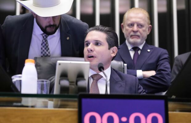 Hugo Motta anuncia urgência para votação de projeto de anistia