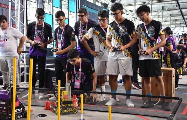 Campo Grande sedia pela primeira vez etapa regional do Festival Sesi de Robótica