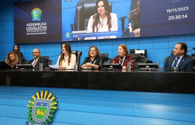 Sessão solene relembra legado de Albino Coimbra e destaca importância da saúde bucal