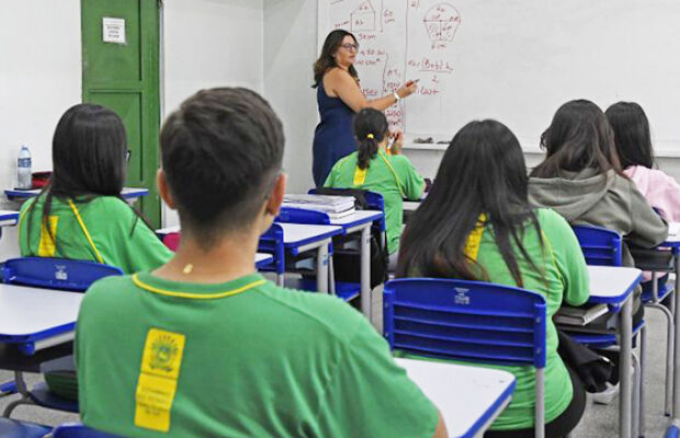 Mais de 180 mil alunos da rede estadual retornam às aulas em MS nesta segunda-feira