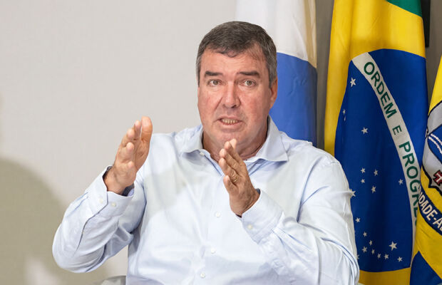 Decreto limita gastos e prevê cortes se receita cair em MS