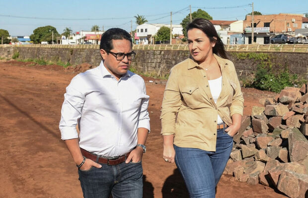 Prefeita veta projeto que suspendia decreto da taxa do lixo e explica por que mudança é ilegal