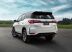 Sem a versão flex, o Toyota SW4 2022 passa a custar R$ 383.290 na versão SRX com 5 assentos. 
