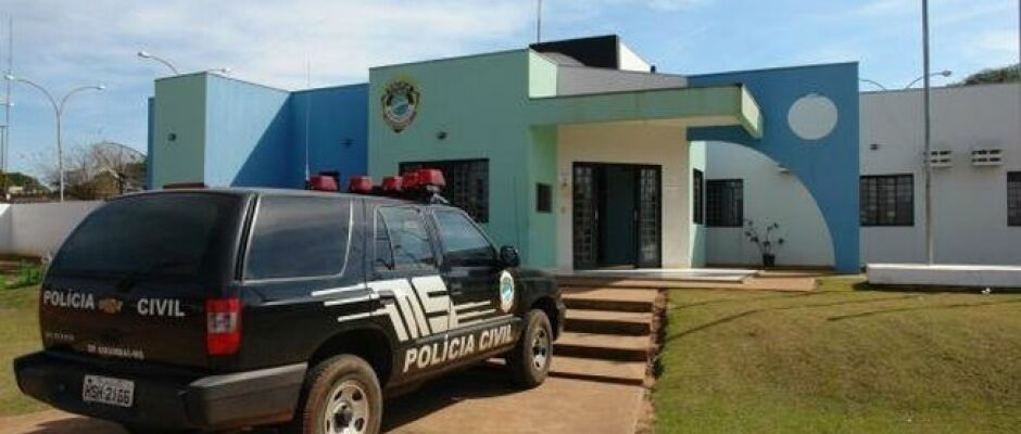 Bebê é achada chorando de fome em estrada e caso vira denúncia por maus-tratos