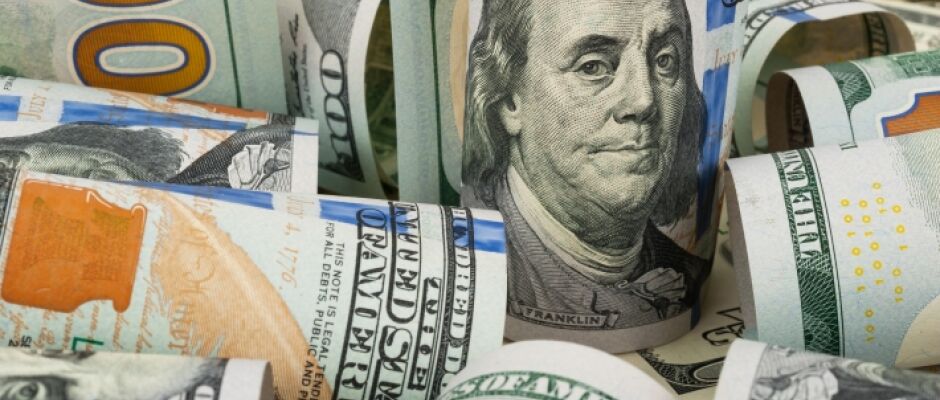 Dólar sobe e real tem um dos piores desempenhos entre emergentes com tensão fiscal