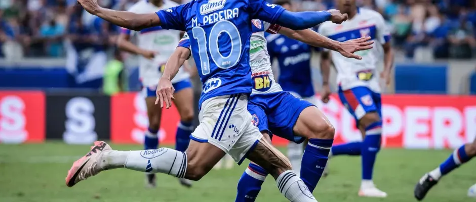 Cruzeiro oficializa barca com três saídas para o início da 