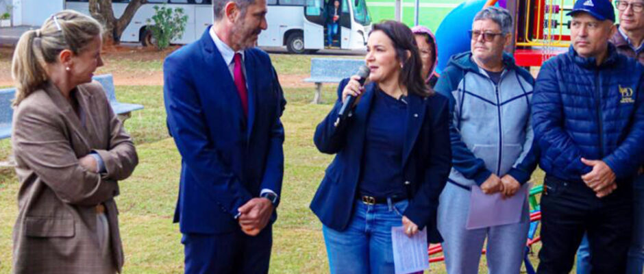 Parque infantil transforma rotina de famílias no bairro Tiradentes