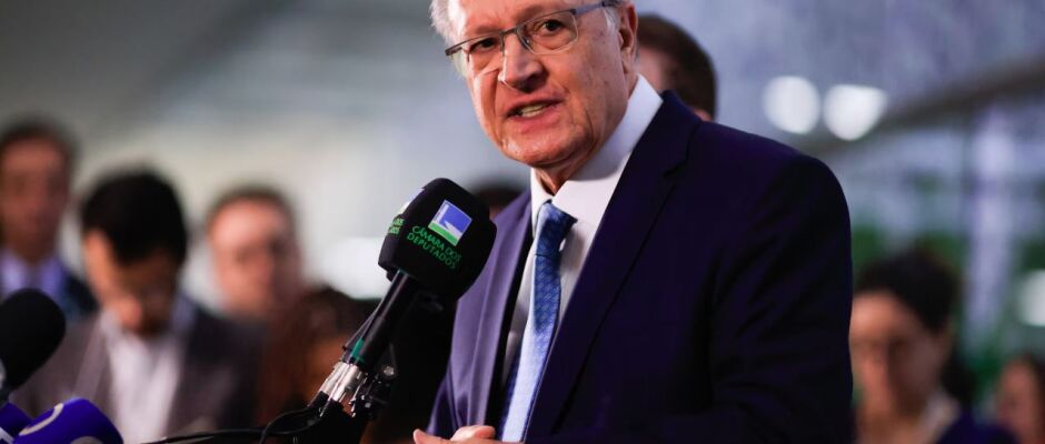 Alckmin vê avanço em negociação com Trump para fim de tarifaço contra produtos brasileiros