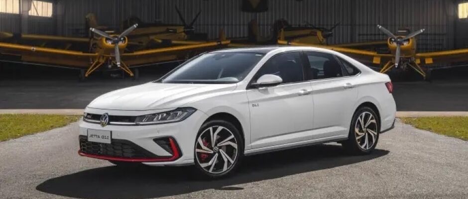 Novo Jetta GLI chega em outubro com cara renovada