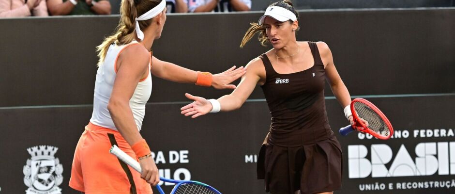 Luisa Stefani e húngara Babos viram sobre dupla brasileira e são campeãs do SP Open de tênis