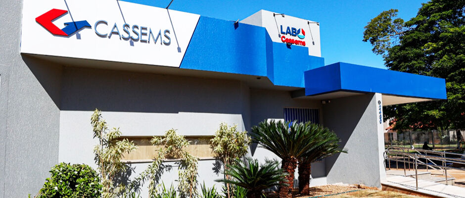 Laboratórios da Cassems oferecem agendamentos, coletas domiciliares e tecnologia de ponta