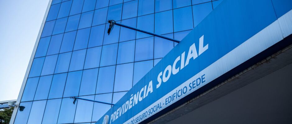 Aposentada de 72 anos usada como laranja em fraude do INSS já responde a mais de 200 processos
