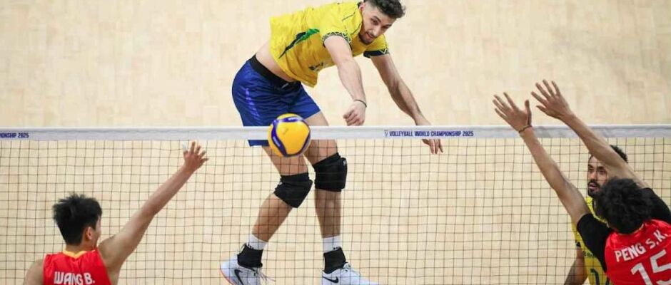 Brasil vence China na estreia do Mundial, mas atletas admitem falhas e pedem evolução