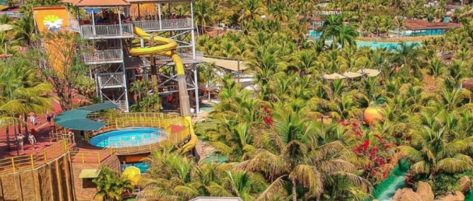 Adolescente de 15 anos morre após cair de plataforma em parque aquático de Olímpia (SP)