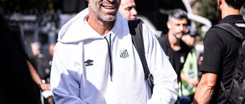 Santos é condenado pela Fifa a pagar R$ 14,4 milhões a Caixinha e comissão