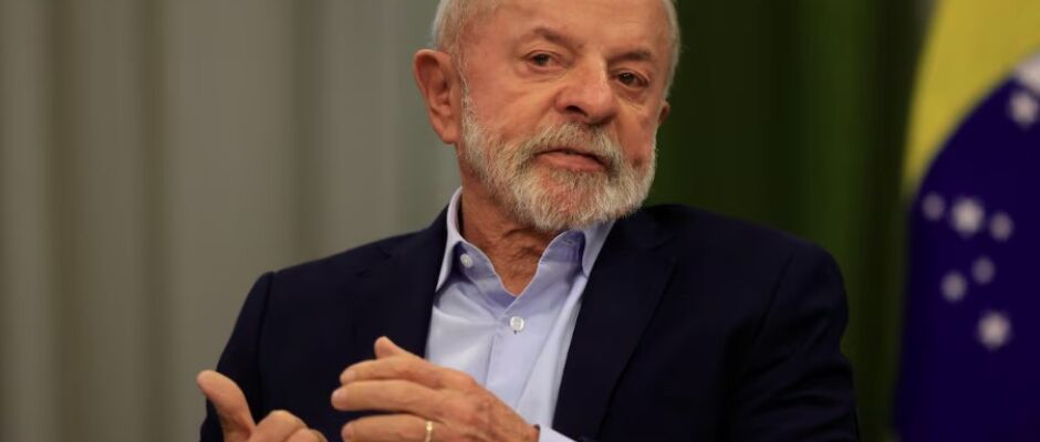 Lula embarca para cúpula na Colômbia