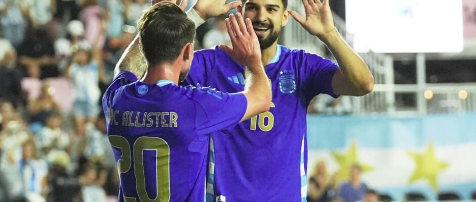 Flaco dá assistência, mas passa em branco na goleada da Argentina em amistoso com Porto Rico