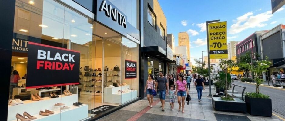 Apesar da intenção de compra, consumidores estão mais cautelosos na Black Friday