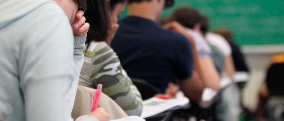 Enem 2025: confira o horário da prova e o que pode ou não levar neste domingo