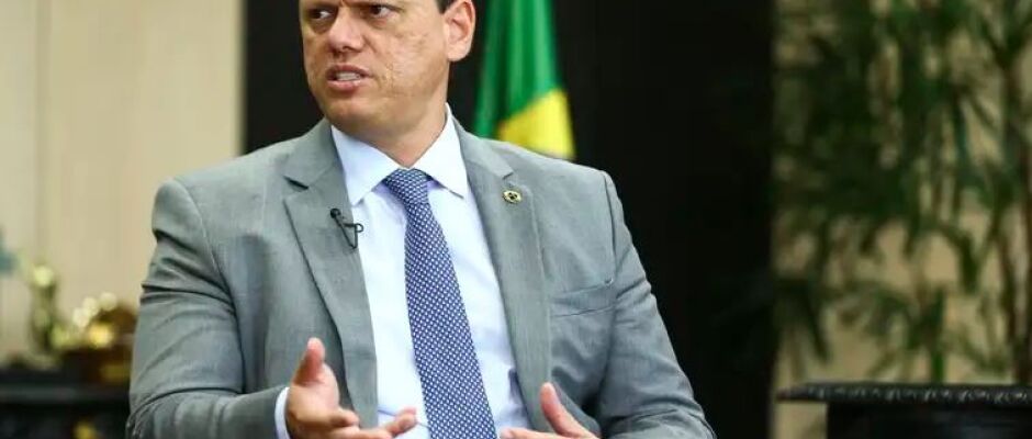 Tarcísio confirma reeleição em São Paulo e reforça apoio a Flávio Bolsonaro ao Planalto