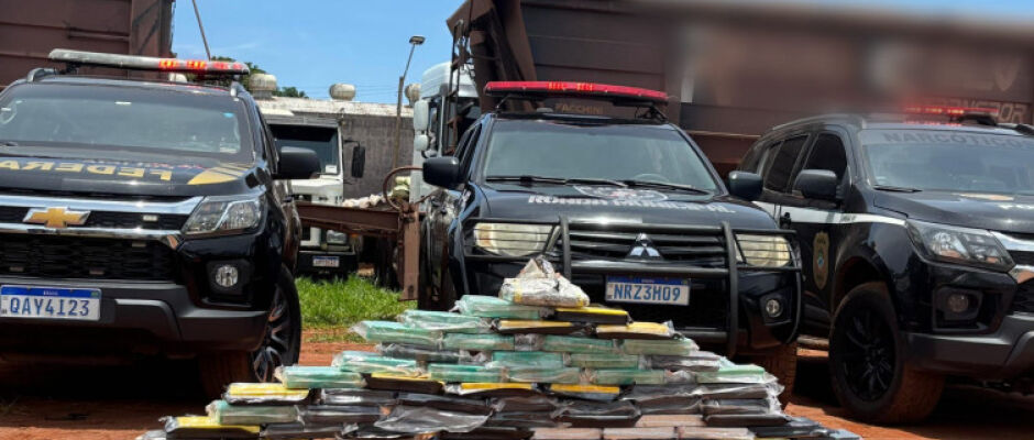 PF apreende 100 kg de cocaína escondidos em carga de minério em Campo Grande