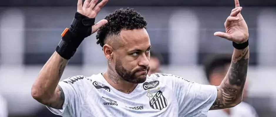 Neymar pode ficar fora de clássico com Palmeiras por causa do gramado sintético