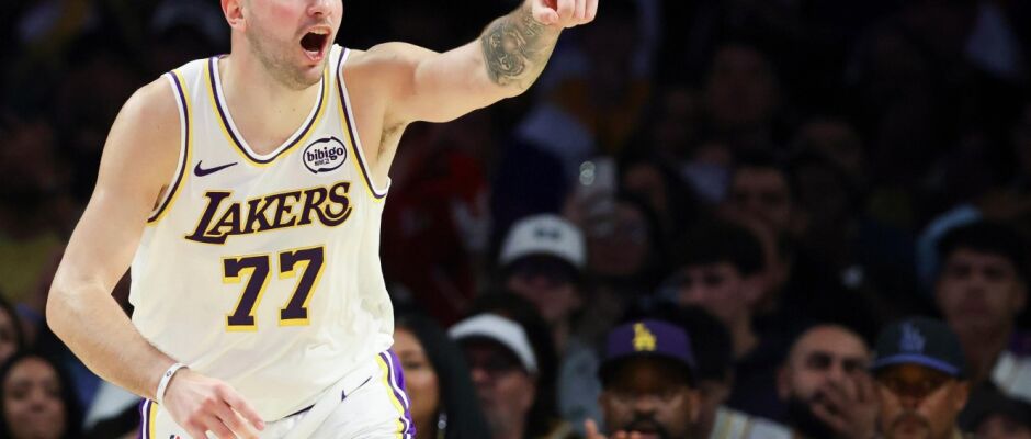 Lakers vencem o Heat com show de Luka Doncic e seguem entre os líderes do Oeste