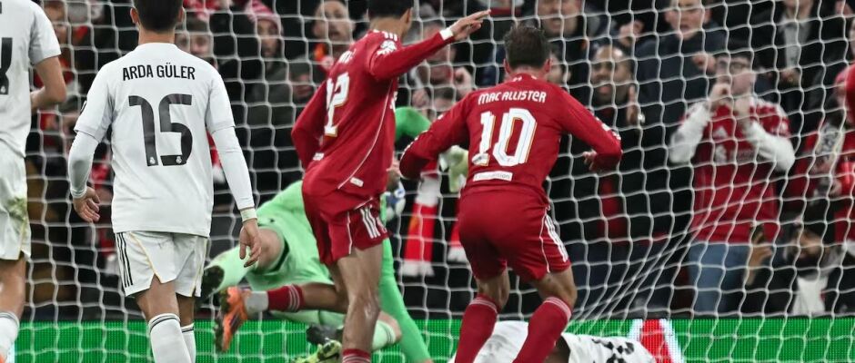 Liverpool domina, vence Real Madrid e reacende esperança na Champions