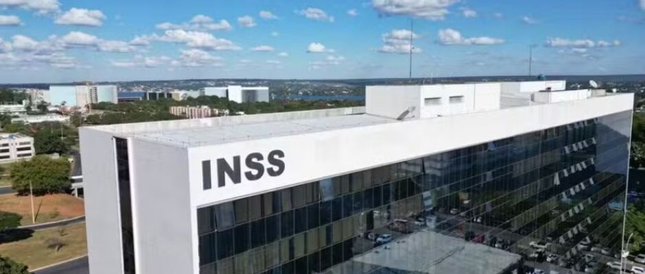 Febraban cobra revisão do teto de juros do consignado para aposentados