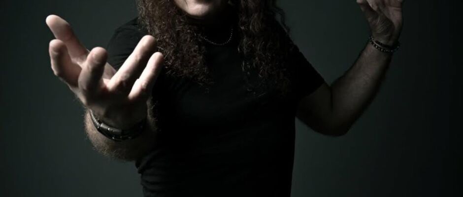 Fabio Lione anuncia saída do Angra após 13 anos na banda