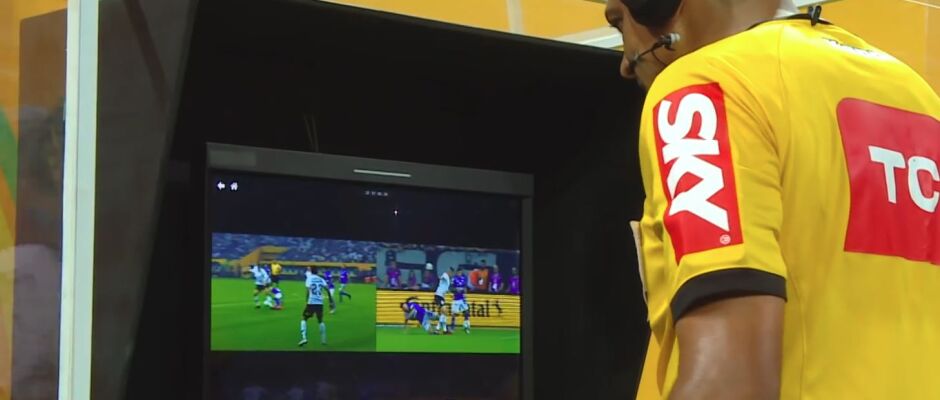 CBF muda cabine do VAR e anuncia novo modelo de arbitragem para 2026