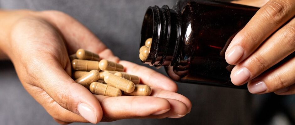 Anvisa proíbe quatro marcas de suplementos e veta fabricação e venda